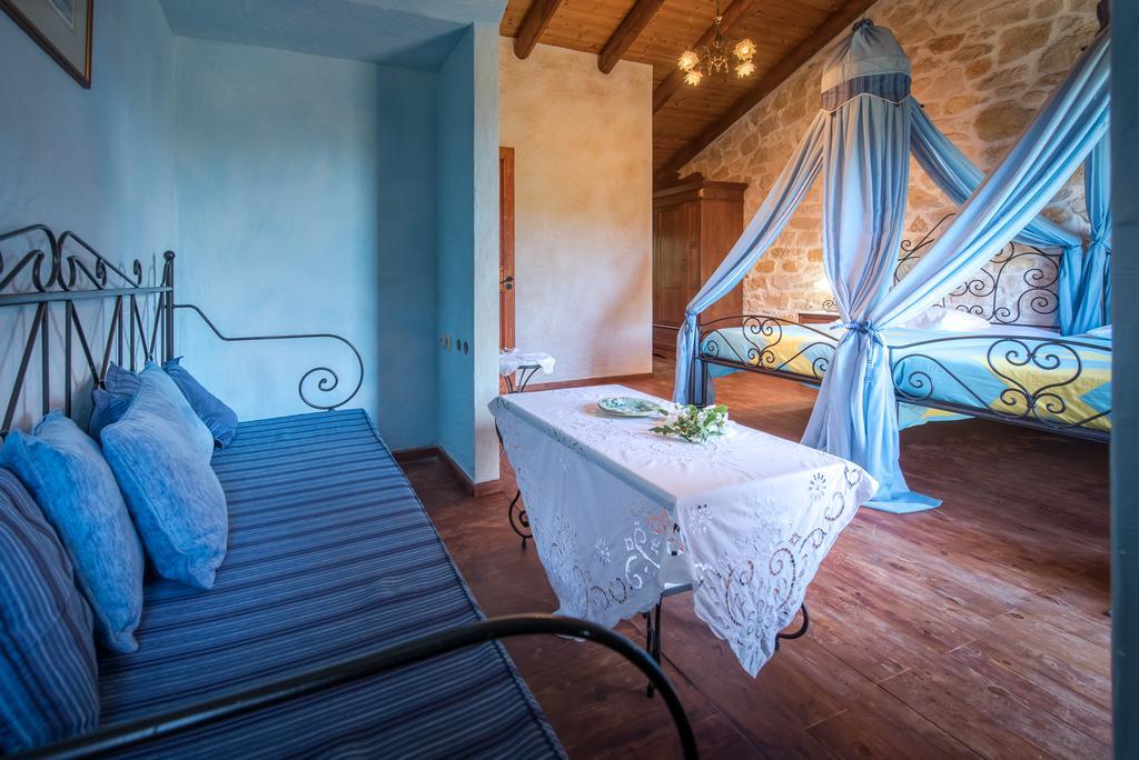 Ktima Kourou Guest House พลานอส ห้อง รูปภาพ