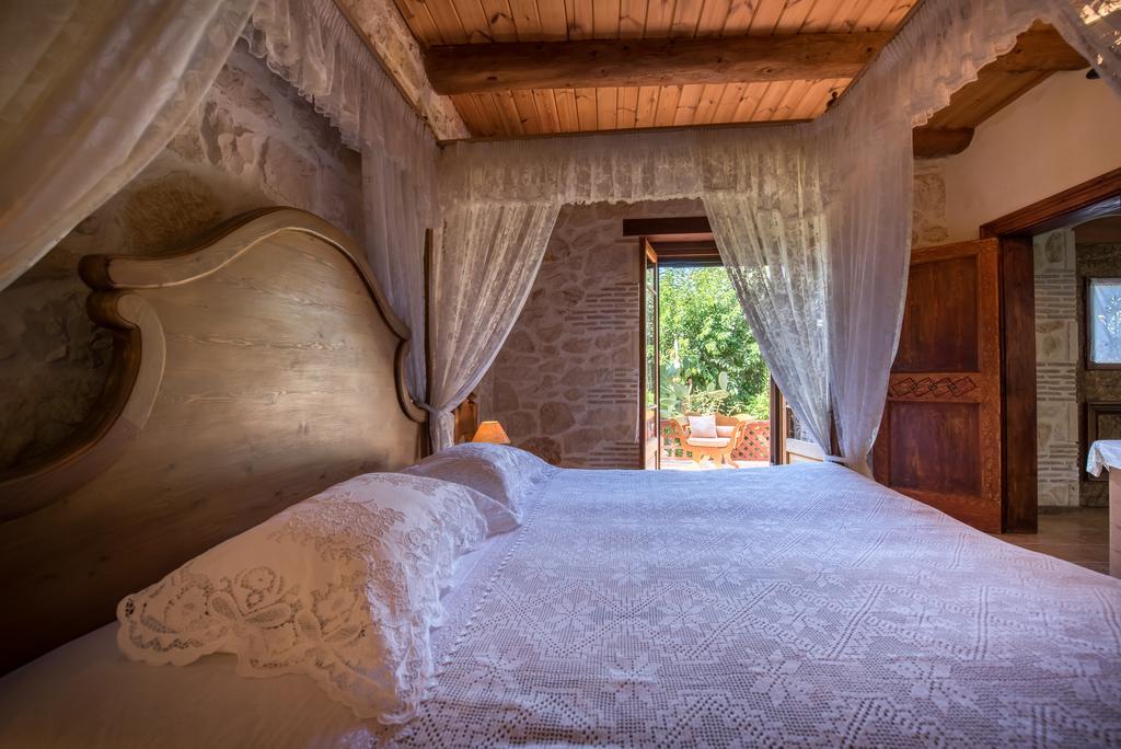 Ktima Kourou Guest House พลานอส ห้อง รูปภาพ