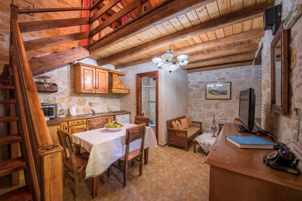 Ktima Kourou Guest House พลานอส ห้อง รูปภาพ